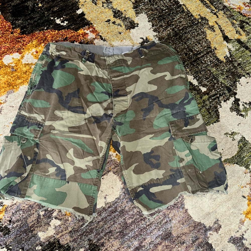 Men's Camouflage Cargo Shorts - Picture 2 of 5